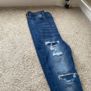 american eagle ripped jeans